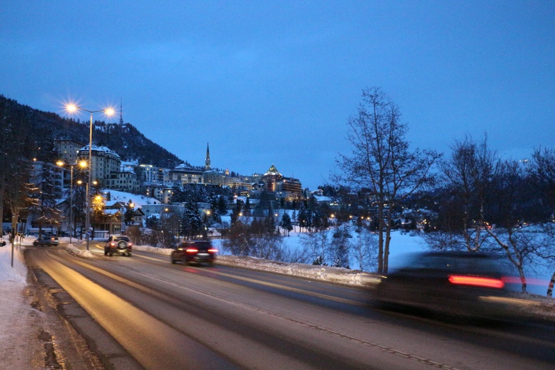 Die Einfahrt nach St. Moritz-Dorf