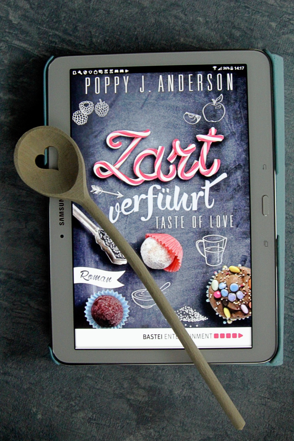 Zart verf&uuml;hrt von Poppy J. Anderson