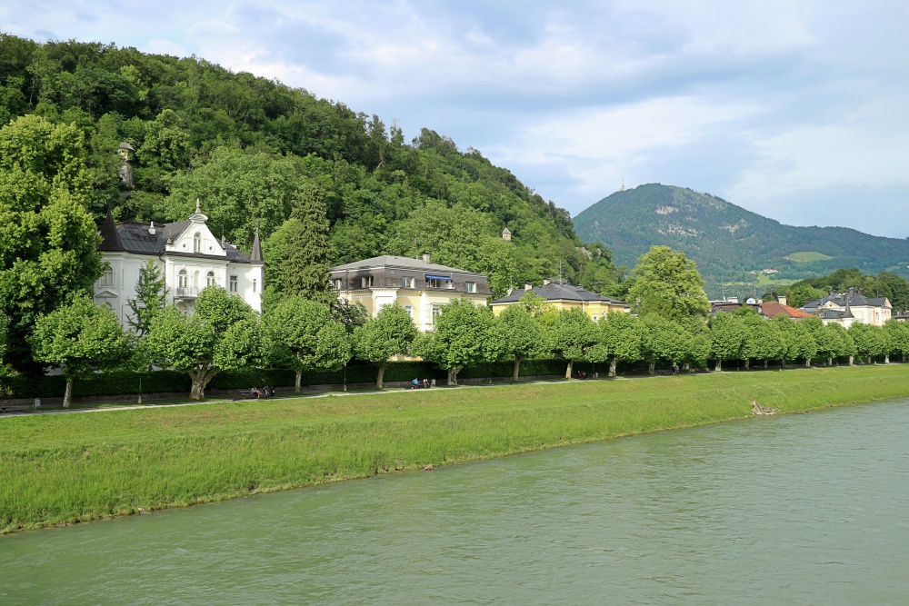 Häuser an der Salzach