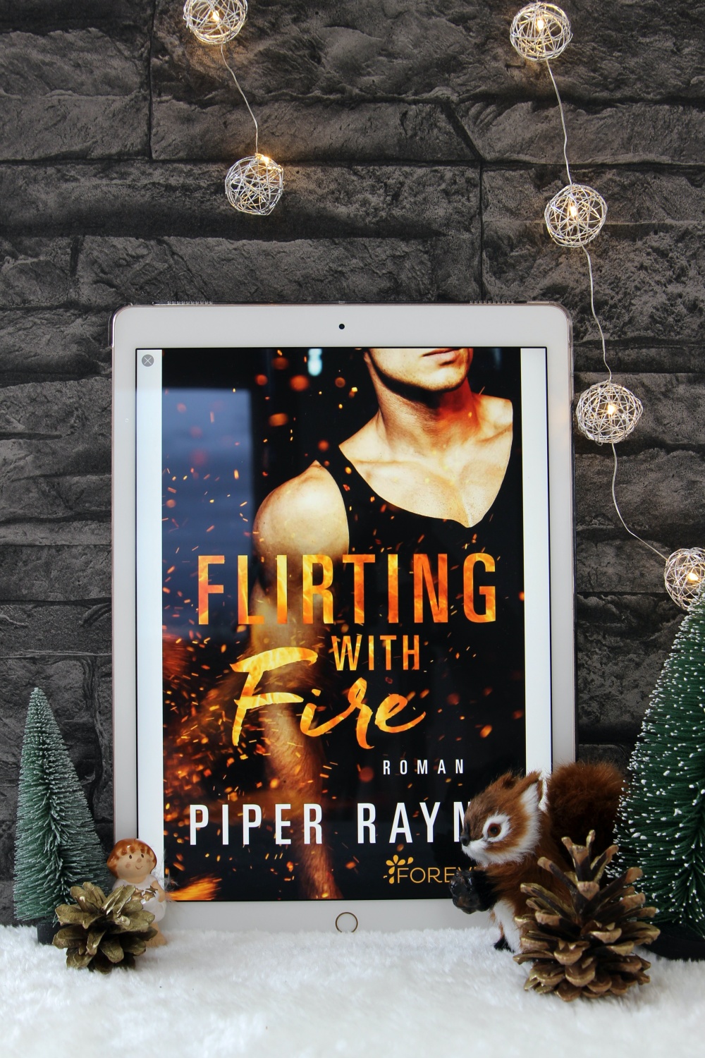Flirting with Fire von Piper Rayne