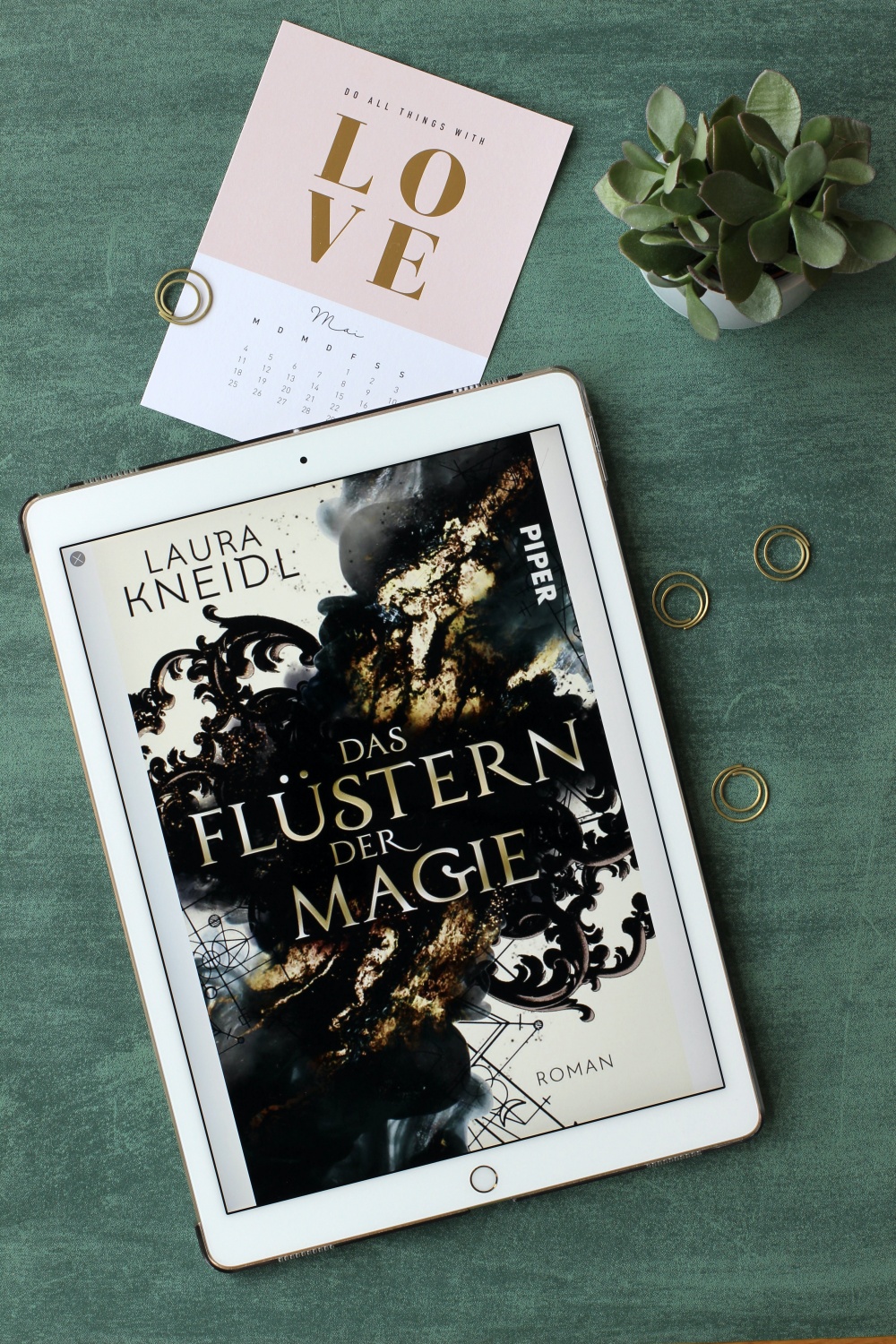 Das Fl&uuml;stern der Magie von Laura Kneidl