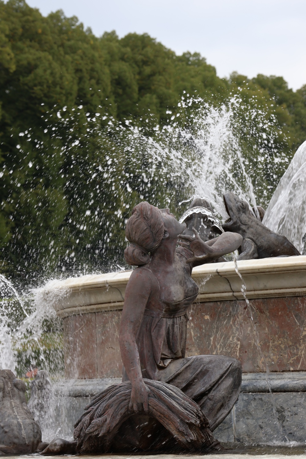 13_Herrenchiemsee_Außenanlage_Brunnen