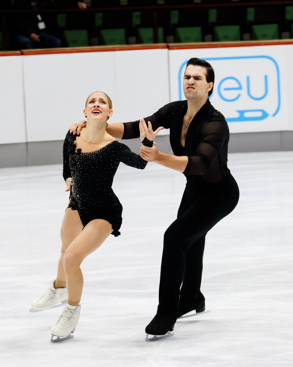 2025 Nebelhorn Trophy_Minerva Hase und Nikita Volodin