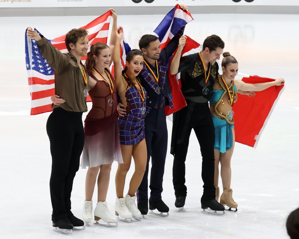 2025 Nebelhorn Trophy_medal ceremony ice dance