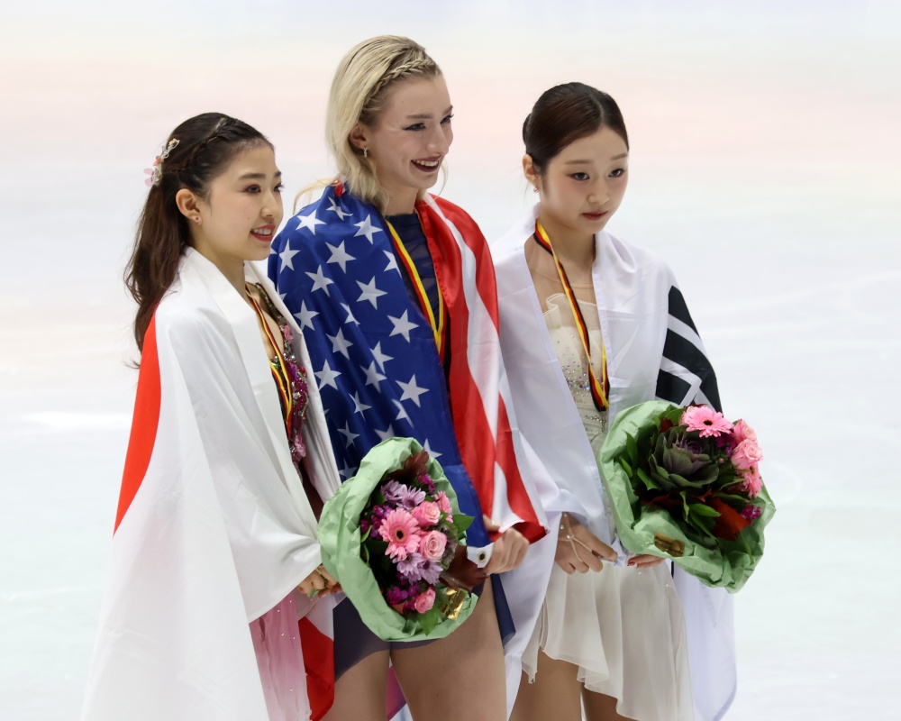 2025 Nebelhorn Trophy_medal ceremony ladies